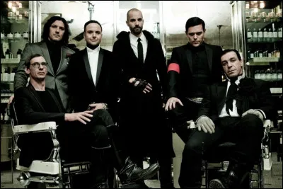 Complétez : 
"Ist gleich im Zimmer..."