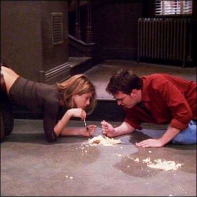 Quel dessert Rachel et Chandler ont-ils volé et mangé ?