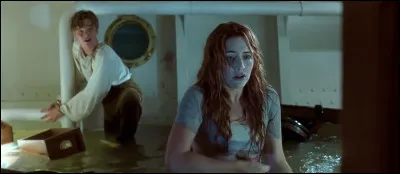 Avec quoi Rose a-t-elle arraché les chaînes de Jack ?