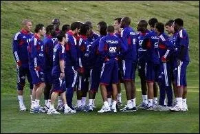 Combien de buts a marqu l'quipe de France, vice-championne du monde 2006, durant la Coupe du monde 2010 (si a, ce n'est pas comique... ) ?