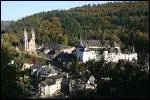 Dans quel pays se trouve la ville de Clervaux ?