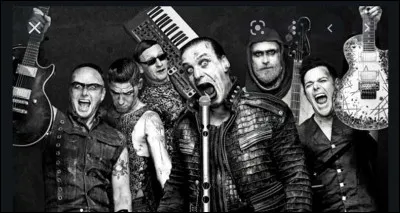 Complétez : 
"Meins ist deins und das in..."