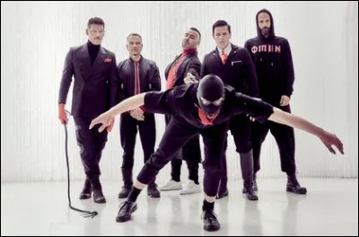 Complétez : 
"Weil es Unglück in sich..."