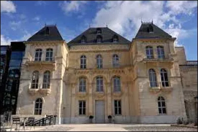 De quel siècle date le château de la Buzine à Marseille ?