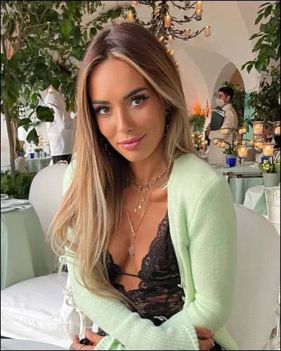 Avec qui Hilona a-t-elle été en couple et s'est-elle mariée ?