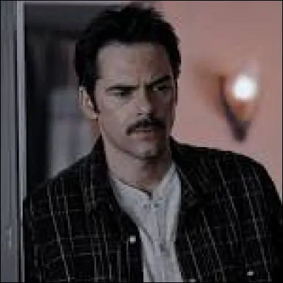 Qui est Charlie pour Bella ?