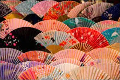 Un éventail au singulier donne au pluriel :