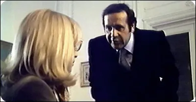 Elle est Angela Ravelli, celle qui dénonce le scandale, dans "La raison d'Etat" :