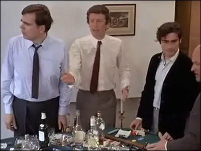 Il est Fergus, le peintre, dans "La mariée était en noir" et Ravier dans "Défense de savoir" : c'est ...