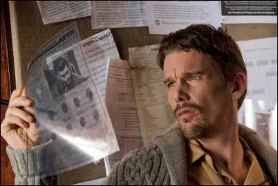 Dans quel film Ethan Hawke est-il un auteur n'ayant pas d'inspiration pour son prochain livre ?