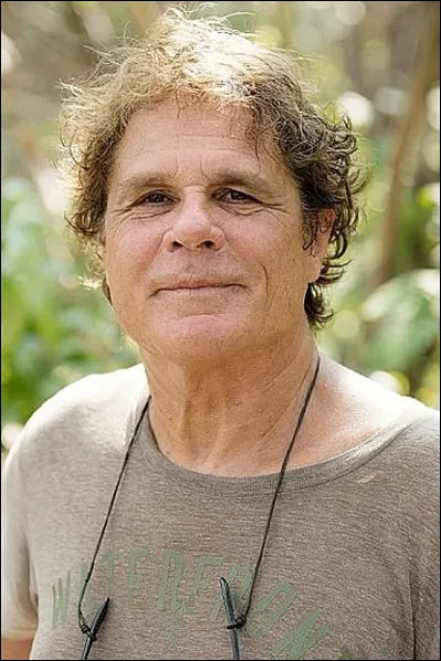 Yann Le Gac est un acteur et producteur fran&ccedil;ais. Lorsqu'il se maquille et porte sa longue barbe blanche, quel personnage du jeu Fort Boyard incarne-t-il ?