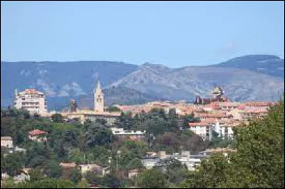 Aubenas est la deuxième ville du département :