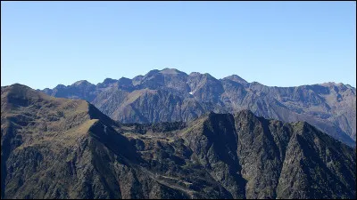 C'est un département montagneux qui culmine à 3143 mètres dans le massif de Montcalm :