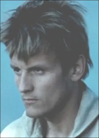 Il est Kerk dans ce film de 1967 dans lequel des Résistants délivrent douze de leurs camarades, condamnés à mort par les Allemands :