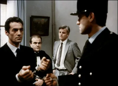 Il était François Muller, qui s'attaque à une organisation criminelle dans ...