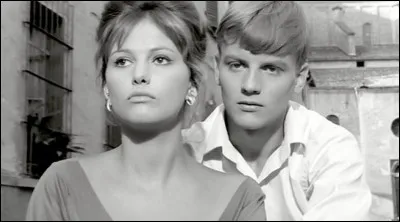 Il était le jeune Lorenzo Feinardi, qui protège Aïda (Claudia Cardinale) dans ...