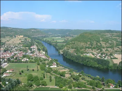 C'est de loin le moins peuplé des trois avec 174 000 habitants et une densité de 33 habitants/km² :