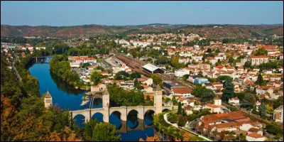 Sa préfecture et principale ville est Cahors :