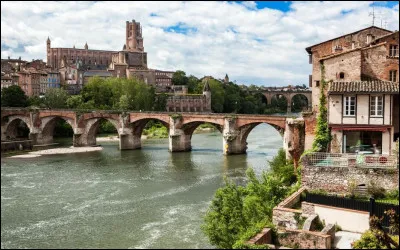 Sa préfecture et principale ville est Albi :