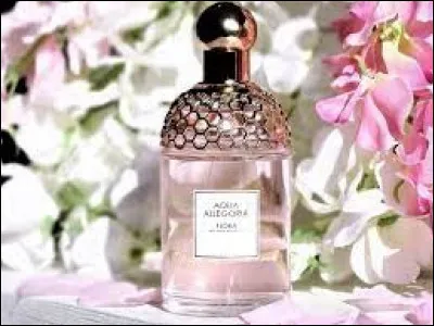 Qui est le créateur de "Aqua Allegoria Flora Cherrysia", un parfum hommage à la fleur de cerisier ?