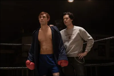 Et cette série ? Sur cette photo, Archie fait un combat de boxe.