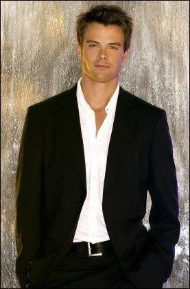 Le personnage sur la photo est parti travailler...