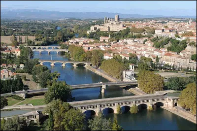 Béziers est la deuxième ville du département :