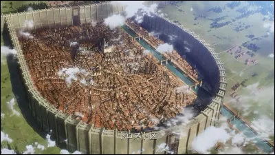 Combien d'épisodes dure l'arc de la bataille de Trost ?