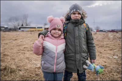 Comment s'appelle la fille d'Héra (la déesse des accouchements) ?