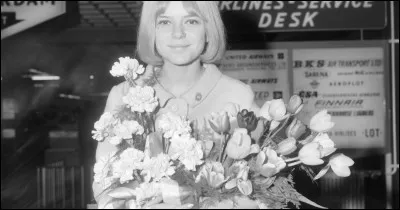 Quel pays a gagné l'Eurovision de 1965 avec le morceau devenu célèbre "Poupée de cire, poupée de son" interprété par la chanteuse française France Gall ?