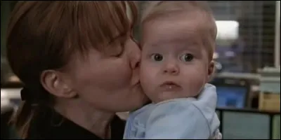 Kerry Weaver n'est pas la mère biologique de son fils, Henry.