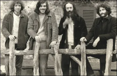 Quel est ce groupe de musique traditionnelle des années 70-90 ?