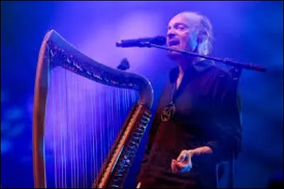 Quel est ce barde breton qui va en 1972 réactiver en France toute la musique celtique ?