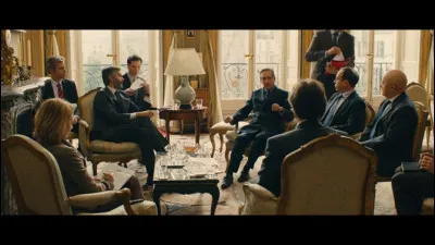 Dans "L'exercice de l'Etat", Bertrand Saint-Jean, le ministre des transports, est tiraillé entre ses convictions et sa fidélité au premier ministre qui veut privatiser les transports ferroviaires. Quel acteur est Bertrand Saint-Jean ?