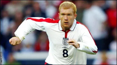 Dans quel club de football anglais Paul Scholes a-t-il fait l'ensemble de sa carrière ?