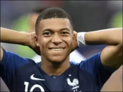 Qui est ce footballeur ?