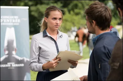 Combien y a-t-il d'acteurs dans la série "Ici tout commence" ?