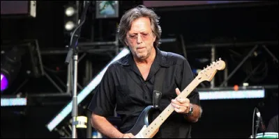 Quel célèbre guitariste est surnommé Slowhand ?