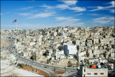 Quelle est cette ville, capitale de la Jordanie, une des plus vieille cité du monde ?