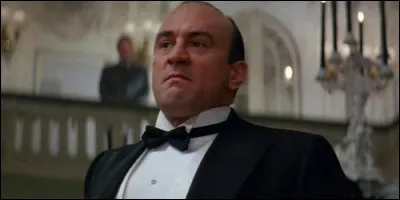 Qui interprète le rôle d'Al Capone dans "Les Incorruptibles" de Brian De Palma ?