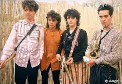 Quel ancien membre du groupe français Indochine jouait du saxophone ?