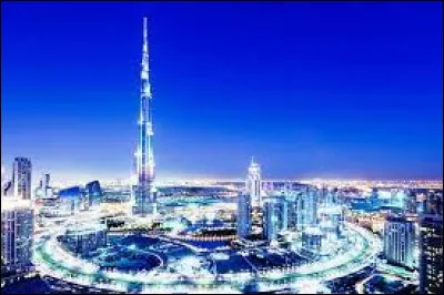 Le Burj Khalifa est un gratte-ciel situé dans mon pays.
