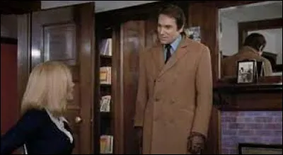 Paralysée depuis un accident d'auto, Marie Kastner, meurt écrasée par sa propre voiture. Un mystérieux M. Jean (Robert Hossein), affirme l'avoir tuée et veut faire chanter le veuf (Brialy) : quel est ce film ?