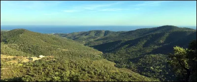 Le massif des Maures se situe dans le département :