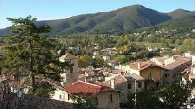 On peut y visiter le village de Dieulefit :