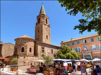 Fréjus est le deuxième centre urbain du département :