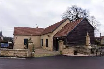 Nous quittons la Normandie pour la région Bourgogne-Franche-Comté, avec cette visite d'Éringes. Petit village de 61 habitants, dans l'aire d'attraction de Montbard, il se trouve ...