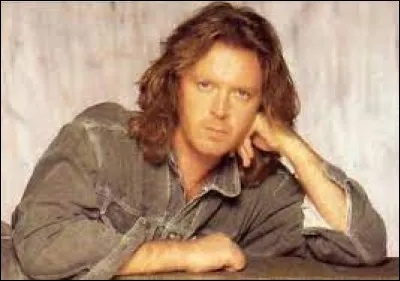 À quel chanteur italien doit-on le tube "Ti Amo" ?