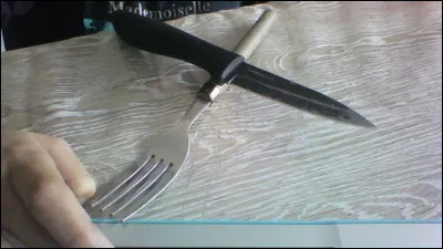 Comment s'appelle le pack où il y a des couverts ?