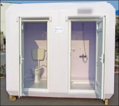 Enfin si vous avez une envie pressante avant de nous quitter, vous avez la possibilité d'utiliser les...